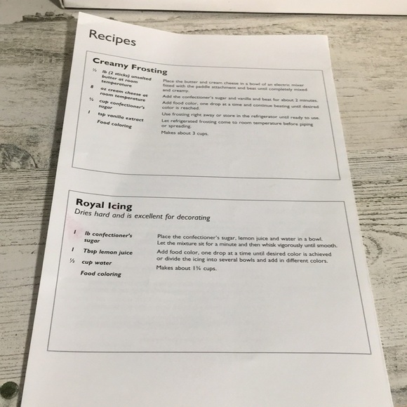 Kuhn Rikon Switzerland Cookie & Cupcake Decorating Set in original box - Picture 9 of 9